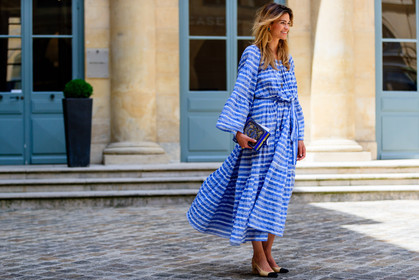 atmosphere details, AUTUMN WINTER 2016-2017, AW 16-17, beige shoes, blue clutch, blue dress, chanel, embroidered bag, embroidered clutch, FALL WINTER 2016-2017, fashion week, frenchystyle, full length, FW, FW 16-17, graphic dress, HAUTE COUTURE, horizontal, jonathan paciullo, long dress, MENSWEAR, olympia le tan, PARIS, PFW, printed clutch, street style, striped dress
