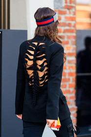 black jacket, blazer, gucci, headband, open back, sequined, trousers, fashion week, frenchystyle, FW, jonathan paciullo, street style, MFW, MILAN, AUTUMN WINTER 2018-2019, FALL WINTER 2018-2019, FW 18-19, vertical, detail, atmosphere details