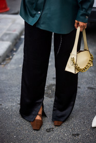 bag, black pants, brown shoes, chain bag, cream bag, detail, flare pants, fluid pants, gold chain, green shirt, leather bag, leather shirt, manu atelier bag, slipt pants, fashion week, frenchystyle, FW, jonathan paciullo, street style, PFW, PARIS, SPRING SUMMER 2022, SS 22, vertical, atmosphere details