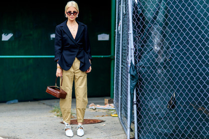 beige pants, black jacket, blazer, brown bag, caro daur, earrings, high heels, leather bag, leather shoes, rejina pyo, sunglasses, trousers, white shoes, street style, jonathan paciullo, FW, frenchystyle, fashion week, NYFW, NEW YORK, SPRING SUMMER 2019, SS 19, atmosphere details, horizontal, full length