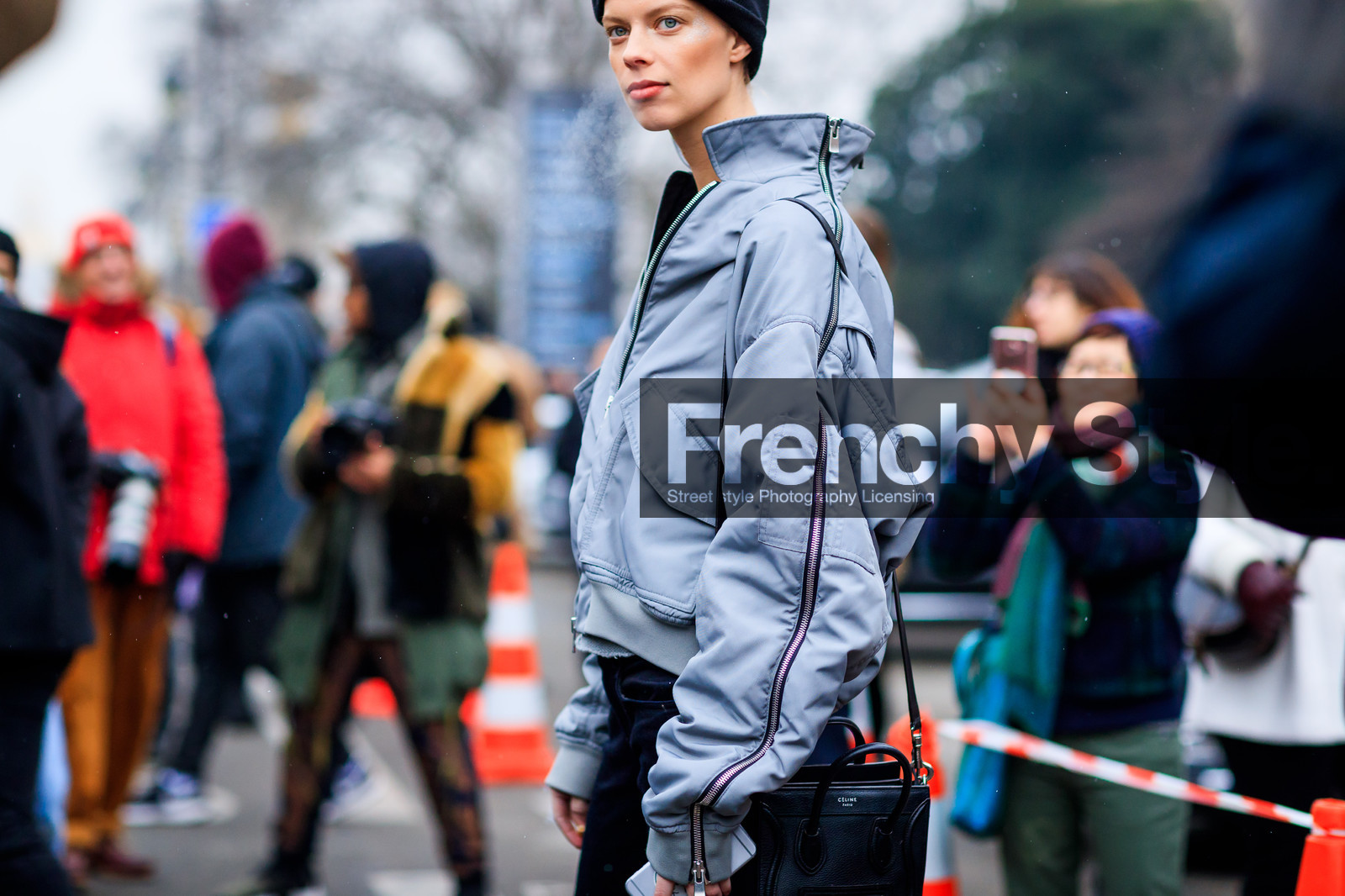black bag, black beanie, black pants, bomber jacket, céline, grey jacket, leather bag, zip, fashion week, frenchystyle, FW, jonathan paciullo, street style, PFW, PARIS, SPRING SUMMER 2017, SS 17, HAUTE COUTURE, atmosphere details, detail, horizontal, lexi boling, model