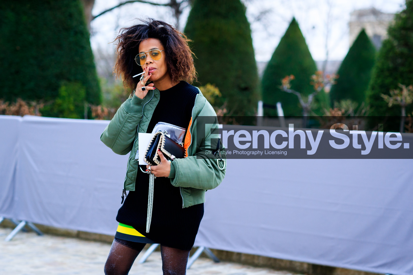 atmosphere details, AUTUMN WINTER 2017-2018, AW 17-18, black bag, black dress, bomber jacket, christian dior, detail, FALL WINTER 2017-2018, fashion week, frenchystyle, FW, FW 17-18, green jacket, horizontal, jan-michael quammie, jonathan paciullo, leather bag, PARIS, PFW, street style