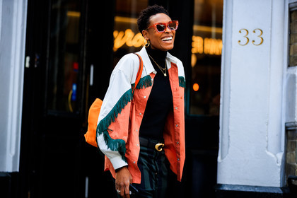 black belt, donna wallace, earrings, fringes, graphic jacket, graphic pants, green pants, leather bag, leather belt, loewe, orange bag, orange jacket, printed jacket, printed pants, striped pants, sunglasses, trousers, fashion week, frenchystyle, FW, jonathan paciullo, street style, LFW, LONDON, SPRING SUMMER 2019, SS 19, atmosphere details, horizontal, detail