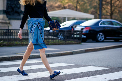 black sweater, blue denim, denim bag, denim shoes, denim skirt, leather bag, leather shoes, sunglasses, MILAN, MFW, fashion week, frenchystyle, FW, jonathan paciullo, street style, AUTUMN WINTER 2019-2020, AW 19-20, FALL WINTER 2019-2020, FW 19-20, atmosphere details, detail, horizontal