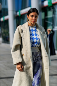 bettina looney, black and white, blue sweater, checked, earrings, Fur coat, gingham, graphic pants, graphic sweater, plaid, printed pants, printed sweater, trousers, white coat, MILAN, MFW, fashion week, frenchystyle, FW, jonathan paciullo, street style, AUTUMN WINTER 2019-2020, AW 19-20, FALL WINTER 2019-2020, FW 19-20, vertical, atmosphere details, detail