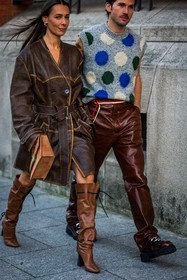 acne studios bag, acne studios look, Alice Barbier, bag, belted jacket, boots, brown boots, brown jacket, brown pants, brown plateform, dots, grey knitwear, high boots, jacket, Jean-Sebastien Roques, knitwear, leather boots, leather jacket, leather pants, menswear, orange bag, pants, plateform, print, printed knitwear, sleveless knitwear, street style, jonathan paciullo, FW, frenchystyle, fashion week, PFW, PARIS, SPRING SUMMER 2022, SS 22, vertical, atmosphere details