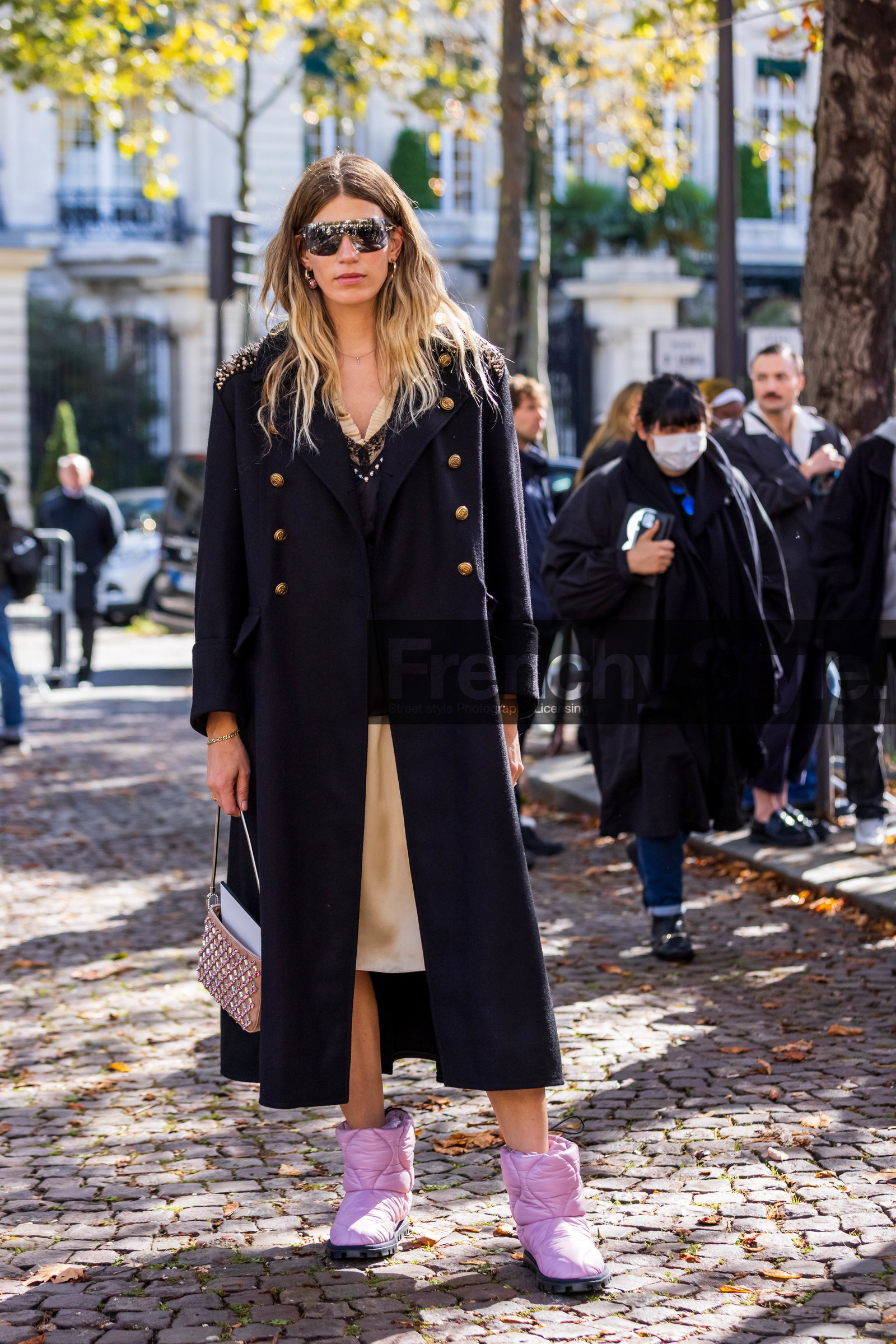 bag, beige dress, black coat, black dress, boots, coat, dress, long coat, masl sunglasses, pink boots, quilted boots, satin dress, statement bag, strass, sunglasses, Veronika Heilbrunner, fashion week, frenchystyle, FW, jonathan paciullo, street style, PFW, PARIS, SPRING SUMMER 2022, SS 22, vertical, full length