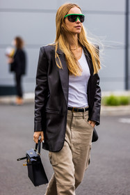 bag, beige pants, black blazer, blazer, fluo green sunglasses, hermes bag, kelly bag, leather bag, leather blazer, mask sunglasses, pants, Pernille Teisbaek, sunglasses, top, white top, PARIS, PFW, fashion week, frenchystyle, FW, jonathan paciullo, street style, SPRING SUMMER 2022, SS 22, vertical, atmosphere details