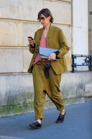black shoes, brown shoes, green jacket, green pants, grey bag, leather bag, leather shoes, pink shirt, sunglasses, trousers, PARIS, PFW, street style, jonathan paciullo, FW, frenchystyle, fashion week, AUTUMN WINTER 2019-2020, AW 19-20, FALL WINTER 2019-2020, FW 19-20, vertical, full length