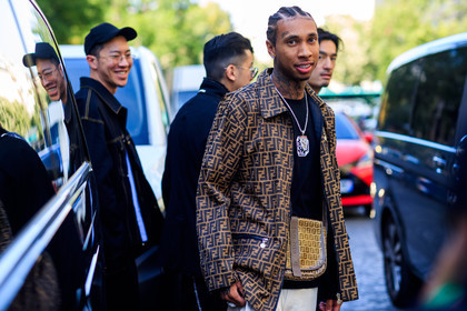 atmosphere details, black t shirt, brown bag, brown jacket, detail, fashion week, fendi, frenchystyle, FW, graphic bag, graphic jacket, horizontal, jonathan paciullo, leather bag, MENSWEAR, monogram, necklace, PARIS, PFW, printed bag, printed jacket, SPRING SUMMER 2018, SS 18, street style, tattoos