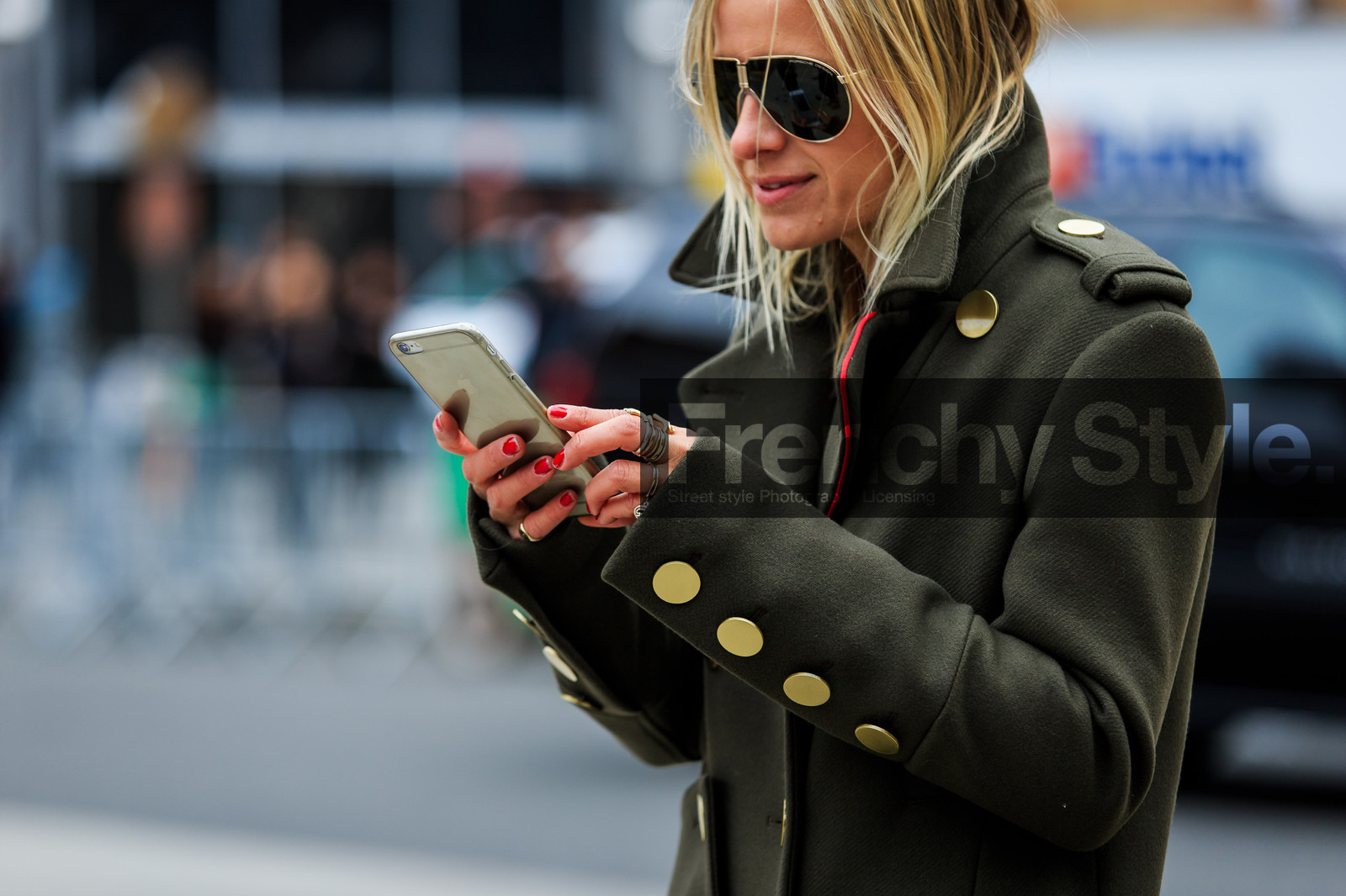 atmosphere details, AUTUMN WINTER 2016-2017, aviator sunglasses, AW 16-17, celine aagaard, detail, fashion week, frenchystyle, FW, FW 16-17, golden details, green coat, horizontal, jonathan paciullo, kaki coat, military, NEW YORK, NYFW, rings, street style, sunglasses, woman