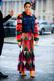 sofia sanchez de betak, sofia sanchez barrenechea, blue jacket, multicolor jacket, multicolor skirt, sleeveless jacket, denim jacket, knit jacket, knitwear, knit skirt, long skirt, geometrical printed shirt, striped jacket, fringe jacket, embroidered skirt, red jacket, red skirt, green jacket, green skirt, pink skirt, pink jacket, orange skirt, orange jacket, fashion week, frenchystyle, FW, jonathan paciullo, street style, PFW, PARIS, SPRING SUMMER 2021, SS 21, vertical, full length