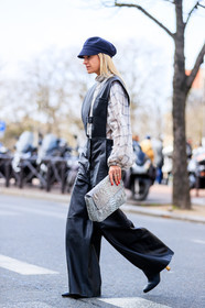 AUTUMN WINTER 2017-2018, AW 17-18, beige bag, black cap, black overall, celine aagaard, checked shirt, FALL WINTER 2017-2018, fashion week, frenchystyle, full length, FW, FW 17-18, graphic shirt, high heels, jonathan paciullo, leather bag, leather overall, leather shoes, PARIS, PFW, printed shirt, snake print, street style, trousers, vertical