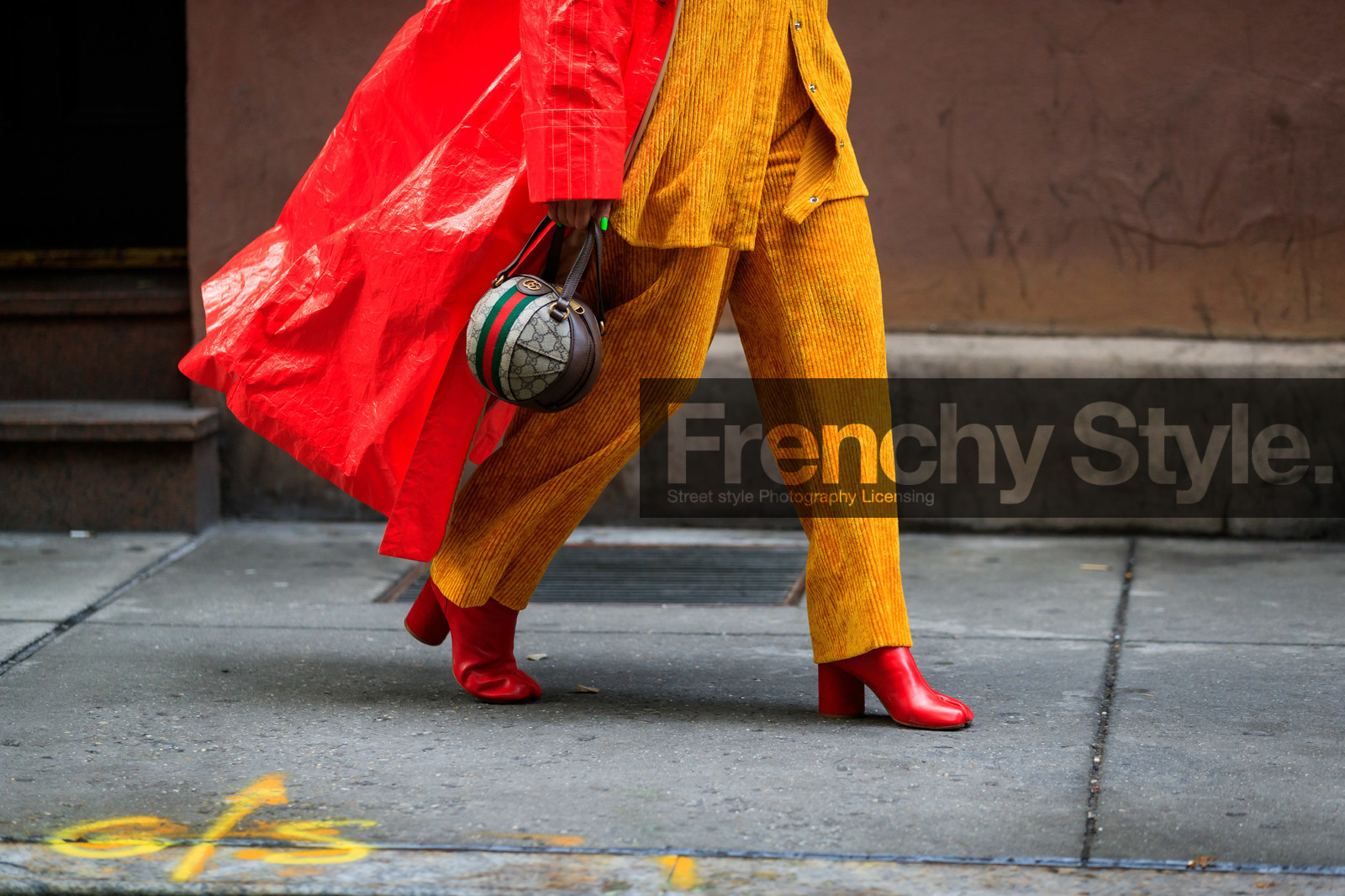 laureen uy, red leather boots, red leather jacket, vinyl jacket, vinyl shoes, camel toe margiela shoes, camel toe margiela boots, margiela boots, gucci bag, monogrammed bag, round shape bag, hand bag, brown leather bag, beige bag, orange shirt, orange pants, velvet shirt, velvet pants, corduroy pants, corduroy shirt, legs detail, shoes detail, bag detail, fashion week, frenchystyle, FW, jonathan paciullo, street style, AUTUMN WINTER 2020-2021, FALL WINTER 2020-2021, FW 20-21, horizontal, atmosphere details, detail, NYFW, NEW YORK