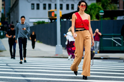 asymetric, beige pants, black bag, black belt, black shoes, bracelet, brittany xavier, crop top, graphic top, high heels, leather bag, leather shoes, necklace, polka dot, printed top, red top, sunglasses, tattoos, trousers, fashion week, frenchystyle, FW, jonathan paciullo, street style, NYFW, NEW YORK, SPRING SUMMER 2019, SS 19, atmosphere details, horizontal, full length
