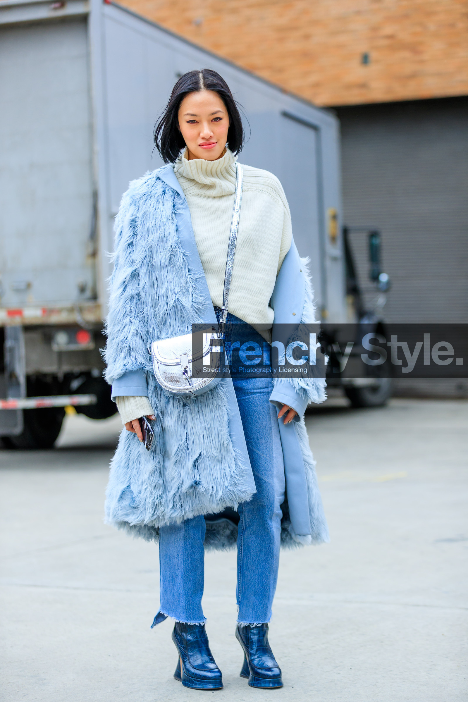 altuzarra, AUTUMN WINTER 2017-2018, AW 17-18, black boots, black shoes, blue coat, blue denim, blue fur, denim pants, FALL WINTER 2017-2018, fashion week, frenchystyle, full length, Fur coat, FW, FW 17-18, glitter, high heels, jeans, jonathan paciullo, leather bag, leather boots, leather shoes, NEW YORK, NYFW, shiny bag, silver bag, street style, Tiffany Hsu, trousers, turtleneck sweater, vertical, vêtements, white sweater