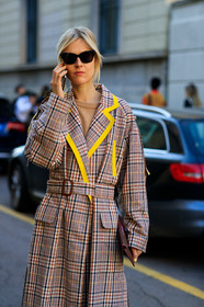 beige coat, checked, graphic jacket, linda tol, plaid, printed jacket, sunglasses, trench coat, MILAN, MFW, fashion week, frenchystyle, FW, jonathan paciullo, street style, AUTUMN WINTER 2019-2020, AW 19-20, FALL WINTER 2019-2020, FW 19-20, vertical, atmosphere details, detail