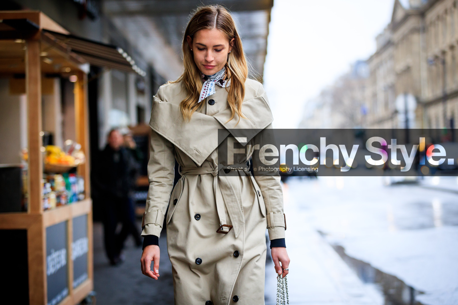 atmosphere details, AUTUMN WINTER 2017-2018, AW 17-18, beige coat, detail, FALL WINTER 2017-2018, fashion week, frenchystyle, FW, FW 17-18, horizontal, jonathan paciullo, model, nadja bender, PARIS, PFW, street style, trench coat, white scarf