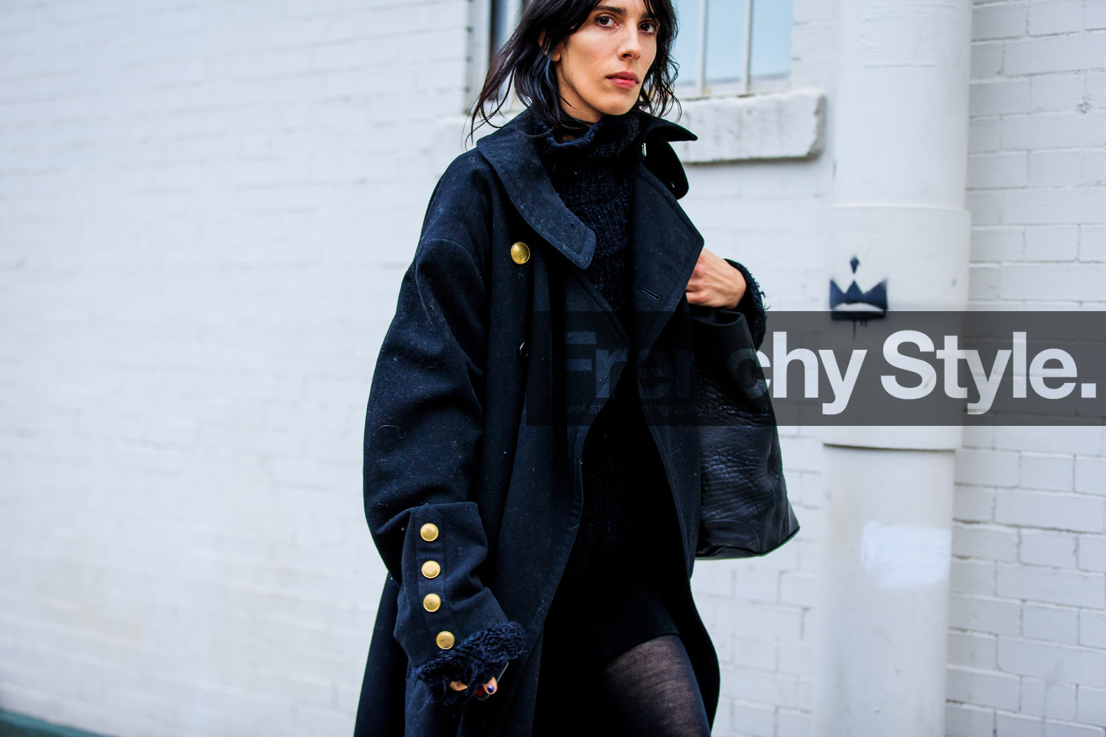 atmosphere details, AUTUMN WINTER 2016-2017, AW 16-17, black bag, black coat, black dress, detail, fashion week, frenchystyle, FW, FW 16-17, golden details, horizontal, jamie bochert, jonathan paciullo, knit dress, leather bag, model, NEW YORK, NYFW, overcoat, street style, tights, tone on tone, total look black, woman