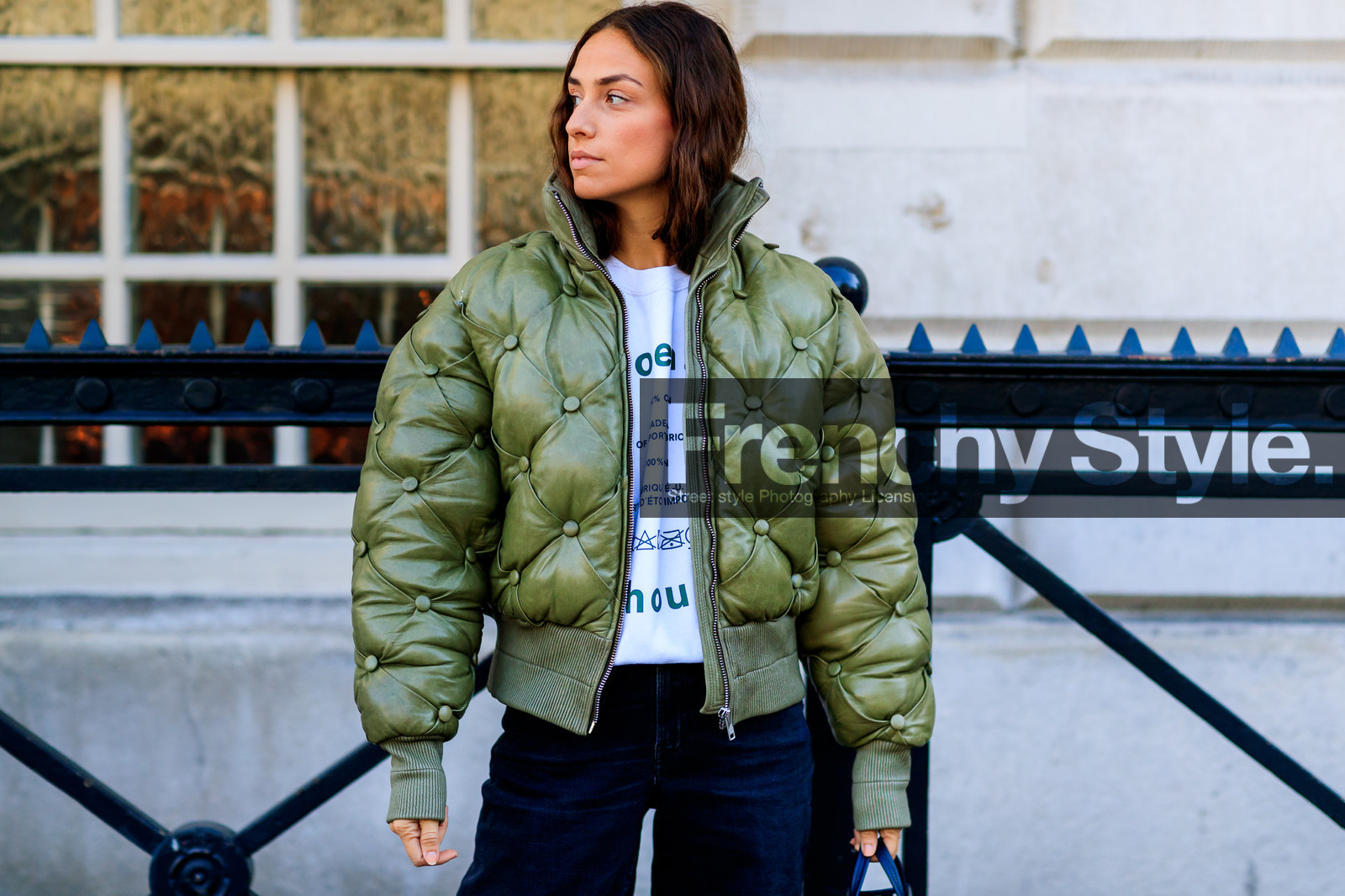 anya hindmarch, black denim, denim pants, down jacket, erika boldrin, graphic bag, green jacket, jeans, multicolor bag, printed bag, printed sweater, proenza schouler, striped bag, trousers, white sweater, yellow boots, fashion week, frenchystyle, FW, jonathan paciullo, street style, LFW, LONDON, SPRING SUMMER 2019, SS 19, atmosphere details, horizontal, detail