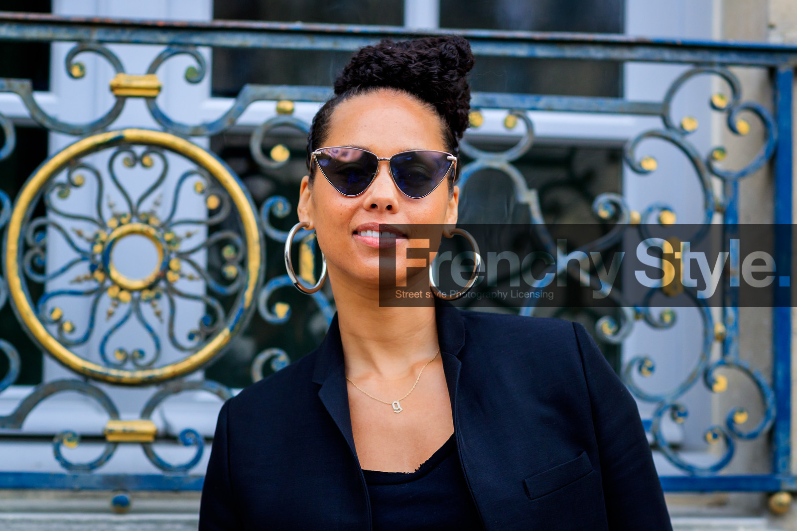alicia keys, atmosphere details, AUTUMN WINTER 2017-2018, AW 17-18, black jacket, blazer, christian dior, detail, earrings, FALL WINTER 2017-2018, fashion week, frenchystyle, FW, FW 17-18, horizontal, jonathan paciullo, PARIS, PFW, street style, sunglasses