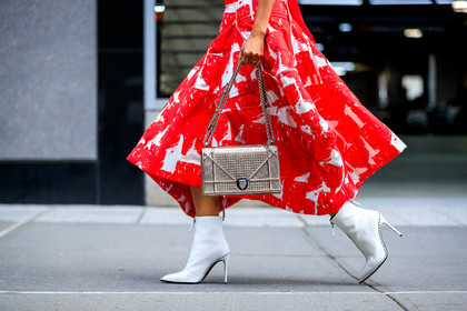 atmosphere details, christian dior, detail, fashion week, frenchystyle, FW, gold bag, high heels, horizontal, jonathan paciullo, leather bag, leather shoes, metallic bag, NEW YORK, NYFW, printed skirt, red skirt, shiny bag, SPRING SUMMER 2018, SS 18, street style, white boots