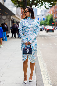 flower dress, flowered dress, midi dress, pumps, white, blue sky, blue, handbag, Bags, earrings, sunglasses, fashion week, frenchystyle, FW, jonathan paciullo, street style, SPRING SUMMER 2022, SS 22, LFW, LONDON, vertical, full length