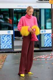 leonie hanne, balenciaga sunglasses, futurist shape sunglasses, purple sunglasses, mirror sunglasses, pink pullover, turtleneck pullover, pink leather bag, hand bag, feather details pullover, feather details, yellow pullover, burgundy pants, tailored pants, yellow leather shoes, sharp end shoes, knot details shoes, flat shoes, PARIS, PFW, SPRING SUMMER 2020, SS 20, fashion week, frenchystyle, FW, jonathan paciullo, street style, vertical, full length