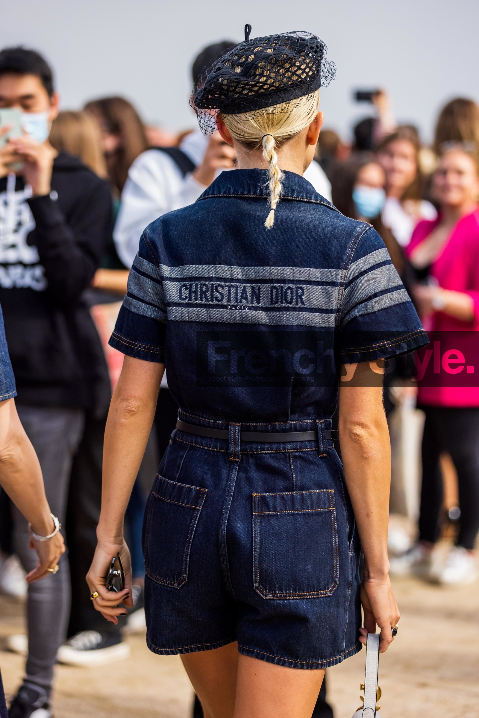 Amalie Gassmann, bag, black bag, black bracelet, black cuff, black derbies, black pants, derbies, dior bag, dior look, flare pants, large pants, leather bag, leather bracelet, leather derbies, leather top, pearl top, pink eyeliner, pleated pants, quilted bag, shirt, tattoo, white shirt, white sock, street style, jonathan paciullo, FW, frenchystyle, fashion week, PFW, PARIS, SPRING SUMMER 2022, SS 22, vertical, atmosphere details