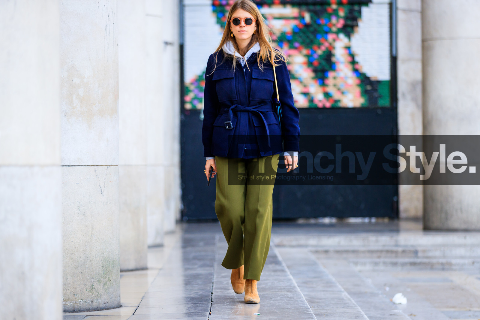 atmosphere details, AUTUMN WINTER 2017-2018, AW 17-18, blue bag, camel boots, FALL WINTER 2017-2018, fashion week, frenchystyle, full length, FW, FW 17-18, green pants, grey sweater, high heels, hoodie, horizontal, jonathan paciullo, leather bag, leather shoes, monica ainley, navy jacket, PARIS, PFW, street style, suede shoes, sunglasses, trousers