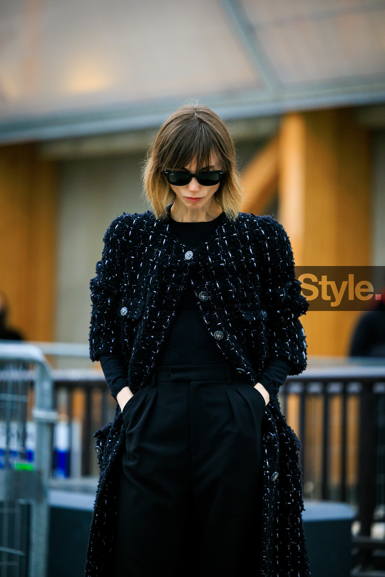 tweed coat, blackc coat, chanel, black tshirt, black trousers, black sunglasses, short hair, total black look, fashion week, frenchystyle, FW, jonathan paciullo, street style, PARIS, PFW, SPRING SUMMER 2022, SS 22, atmosphere details, detail, vertical, anya ziourova