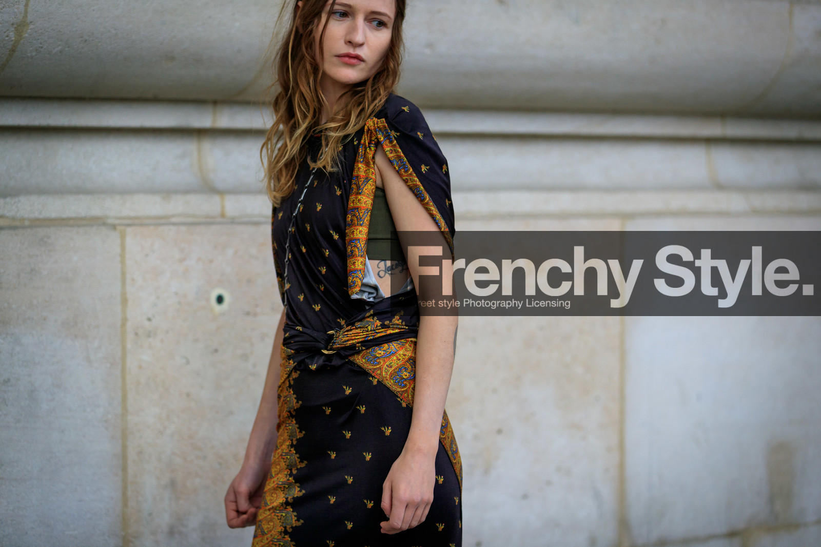 black dress, graphic dress, printed dress, tattoos, PARIS, PFW, street style, jonathan paciullo, FW, frenchystyle, fashion week, AUTUMN WINTER 2019-2020, AW 19-20, FALL WINTER 2019-2020, FW 19-20, horizontal, atmosphere details, detail