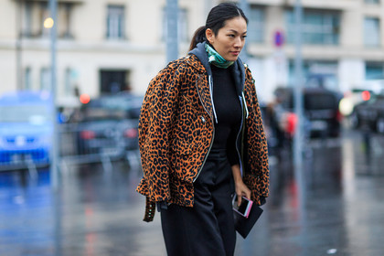 animal print, atmosphere details, AUTUMN WINTER 2016-2017, AW 16-17, black pants, black sweater, detail, FALL WINTER 2016-2017, fashion week, frenchystyle, FW, FW 16-17, grey sweater, hoodie, horizontal, iphone, jonathan paciullo, leather perfecto, leopard print, PARIS, PFW, printed jacket, street style, tied up scarf, tina leung, trousers
