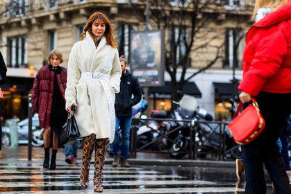 atmosphere details, AUTUMN WINTER 2017-2018, AW 17-18, black bag, brown boots, ece sukan, FALL WINTER 2017-2018, fashion week, frenchystyle, full length, Fur coat, FW, FW 17-18, high heels, horizontal, jonathan paciullo, leather bag, leather shoes, PARIS, PFW, snake print, street style, white coat, white fur