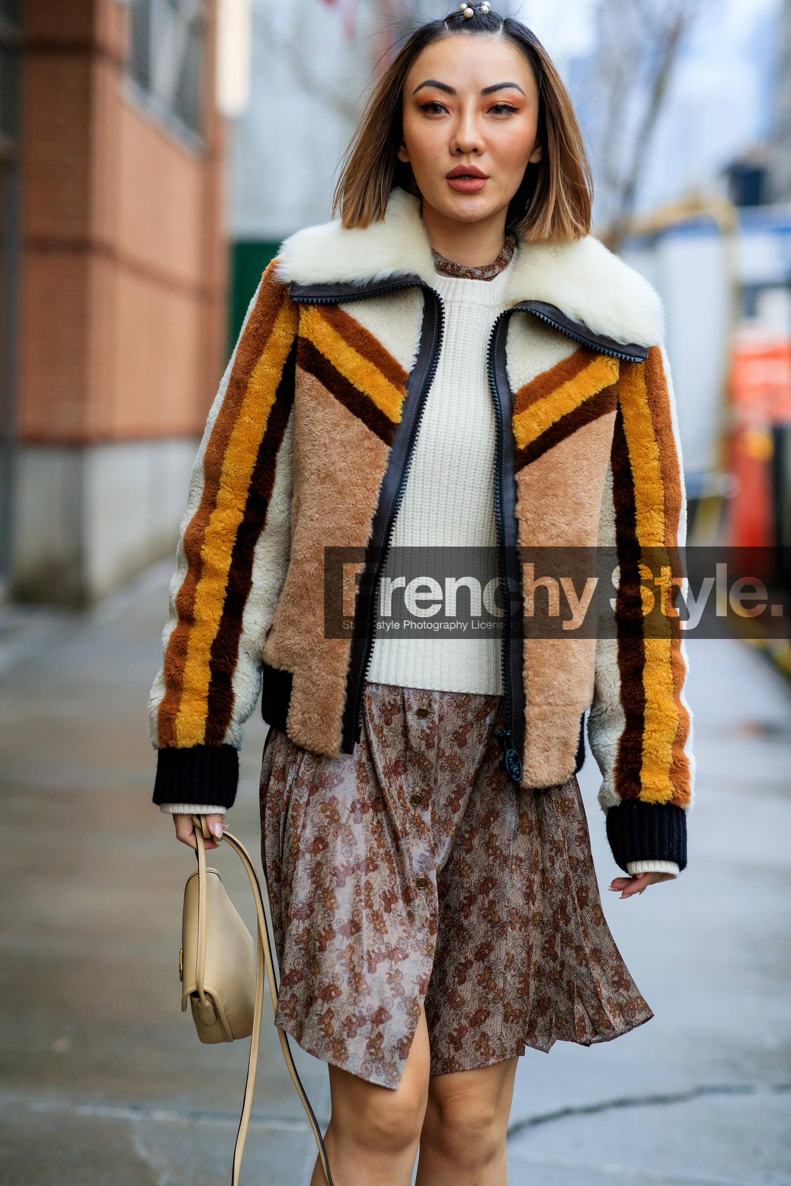 fur bombers, fur coat, striped coat, striped bombers, beige coat, beige bombers, white bombers, white coat, yellow bombers, yellow coat, white pullover, white leather bag, brown dress, button dress, monogrammed dress, silk dress, coach bag, coach coat, coach dress, fashion week, frenchystyle, FW, jonathan paciullo, street style, NYFW, NEW YORK, AUTUMN WINTER 2020-2021, FALL WINTER 2020-2021, FW 20-21, vertical, atmosphere details, detail