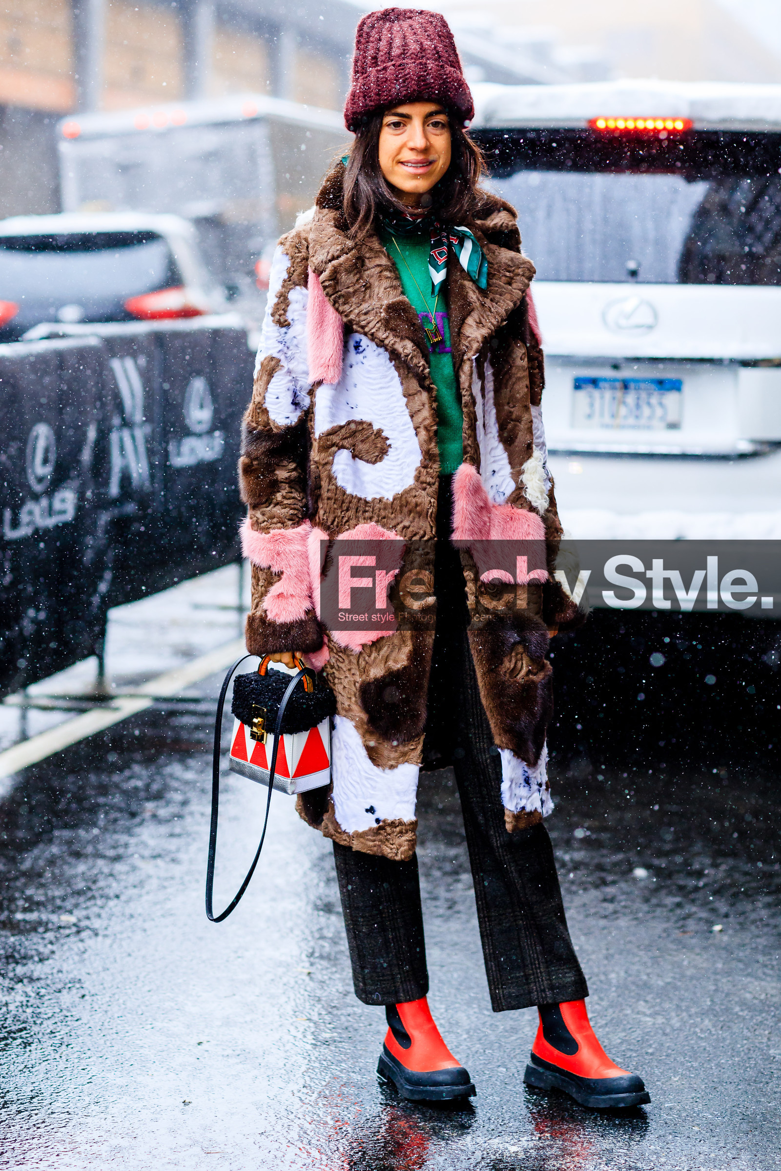 AUTUMN WINTER 2017-2018, AW 17-18, bordeaux, brown coat, brown fur, burgundy, checked pants, FALL WINTER 2017-2018, fashion week, frenchystyle, full length, Fur coat, FW, FW 17-18, graphic bag, green scarf, green sweater, jonathan paciullo, leandra medine, leather boots, NEW YORK, NYFW, printed bag, printed coat, red bag, red beanie, red boots, street style, trousers, vertical