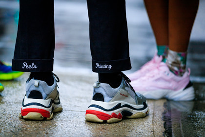 balenciaga, black pants, embroideries, grey sneakers, leather shoes, trousers, street style, jonathan paciullo, FW, frenchystyle, fashion week, NYFW, NEW YORK, SPRING SUMMER 2019, SS 19, atmosphere details, horizontal, detail