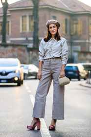AUTUMN WINTER 2017-2018, AW 17-18, beige bag, beige hat, beige pants, beige shirt, beret, FALL WINTER 2017-2018, fashion week, frenchystyle, full length, FW, FW 17-18, gala gonzalez, high heels, jonathan paciullo, leather bag, leather shoes, MFW, MILAN, pink shoes, street style, tone on tone, total look beige, trousers, vertical