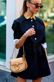 beige bag, black belt, black shirt, black skirt, chloé, gucci, leather bag, leather belt, mary leest, ponytail, sunglasses, MILAN, MFW, fashion week, frenchystyle, FW, jonathan paciullo, street style, AUTUMN WINTER 2019-2020, AW 19-20, FALL WINTER 2019-2020, FW 19-20, vertical, atmosphere details, detail