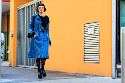 atmosphere details, AUTUMN WINTER 2017-2018, AW 17-18, beret, black hat, black shoes, black sweater, black wedges, blue denim, denim coat, FALL WINTER 2017-2018, fashion week, frenchystyle, full length, FW, FW 17-18, high heels, horizontal, jonathan paciullo, leather shoes, MFW, MILAN, street style, sunglasses, tights
