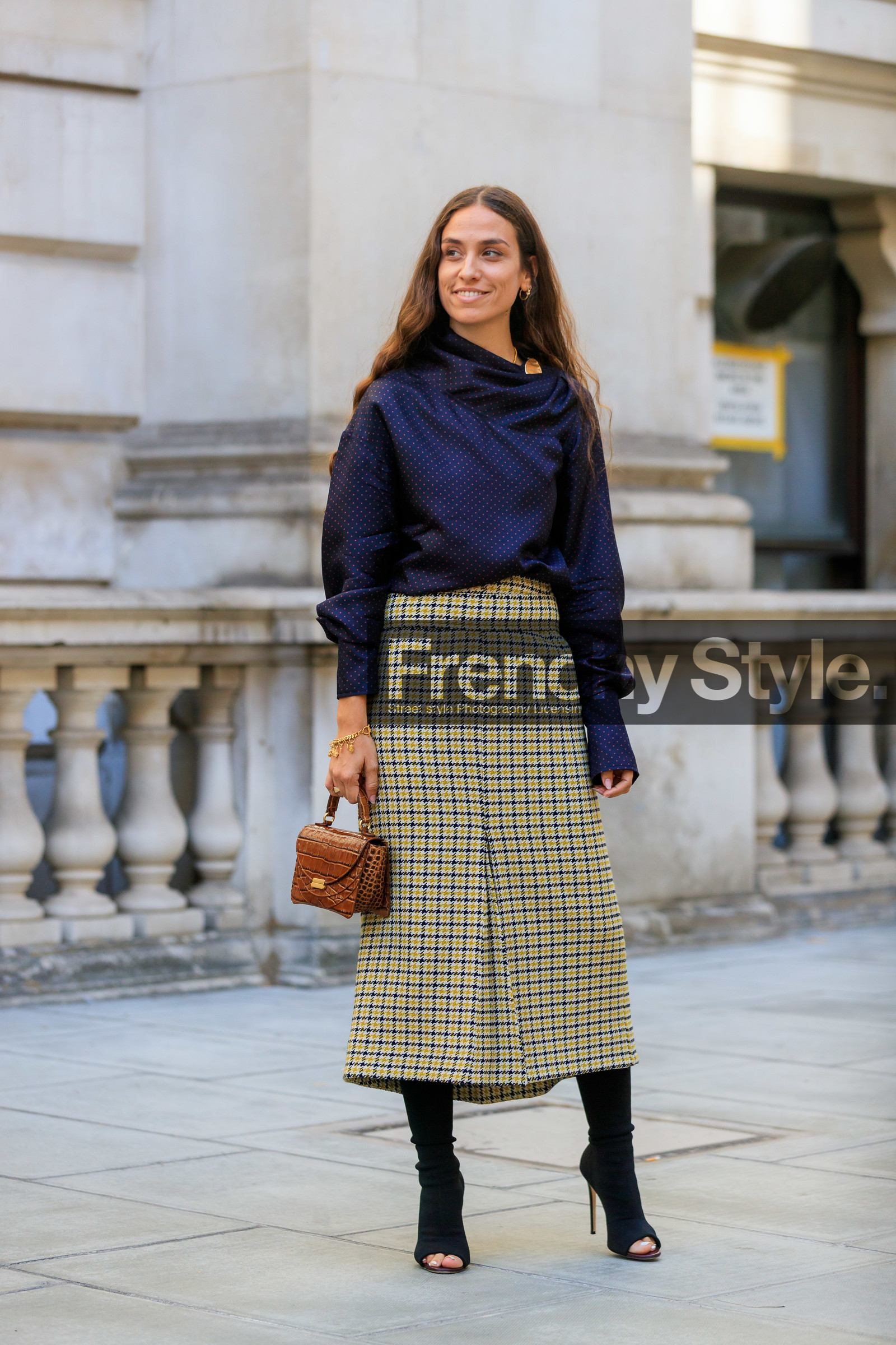 high boots, black leather boots, laced boots, golden necklace, golden earrings, animal skin bag, hoop earrings, silk blouse, polka dots blouse, navy blue blouse, high collar blouse, long sleeves blouse, long skirt, checked skirt, open toe shoes, high heels shoes, high heels boots, black shoes, brown leather bag, hand bag, mini bag, yellow skirt, charms bracelet, golden bracelet, fashion week, frenchystyle, FW, jonathan paciullo, street style, vertical, full length