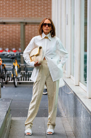 chloe loulou de saison, white shirt, fendi shirt, long shirt, long sleeves shirt, white total look, white pants, loose pants, white leather slippers, quilted shoes, quilted slippers, open toe shoes, white leather bag, fashion week, frenchystyle, FW, jonathan paciullo, street style, MFW, MILAN, SPRING SUMMER 2020, SS 20