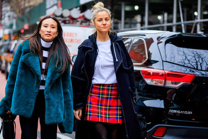 black and white, black bag, black pants, blue coat, bun, checked, checked skirt, fur jacket, graphic skirt, green fur, green jacket, leather bag, plaid, printed skirt, red skirt, striped top, tartan, trousers, white t shirt, street style, jonathan paciullo, FW, frenchystyle, fashion week, NYFW, NEW YORK, AUTUMN WINTER 2018-2019, AW 18-19, FALL WINTER 2018-2019, FW 18-19, atmosphere details, horizontal, detail, elizabeth von der goltz, holly estelle russell, Holly Russell