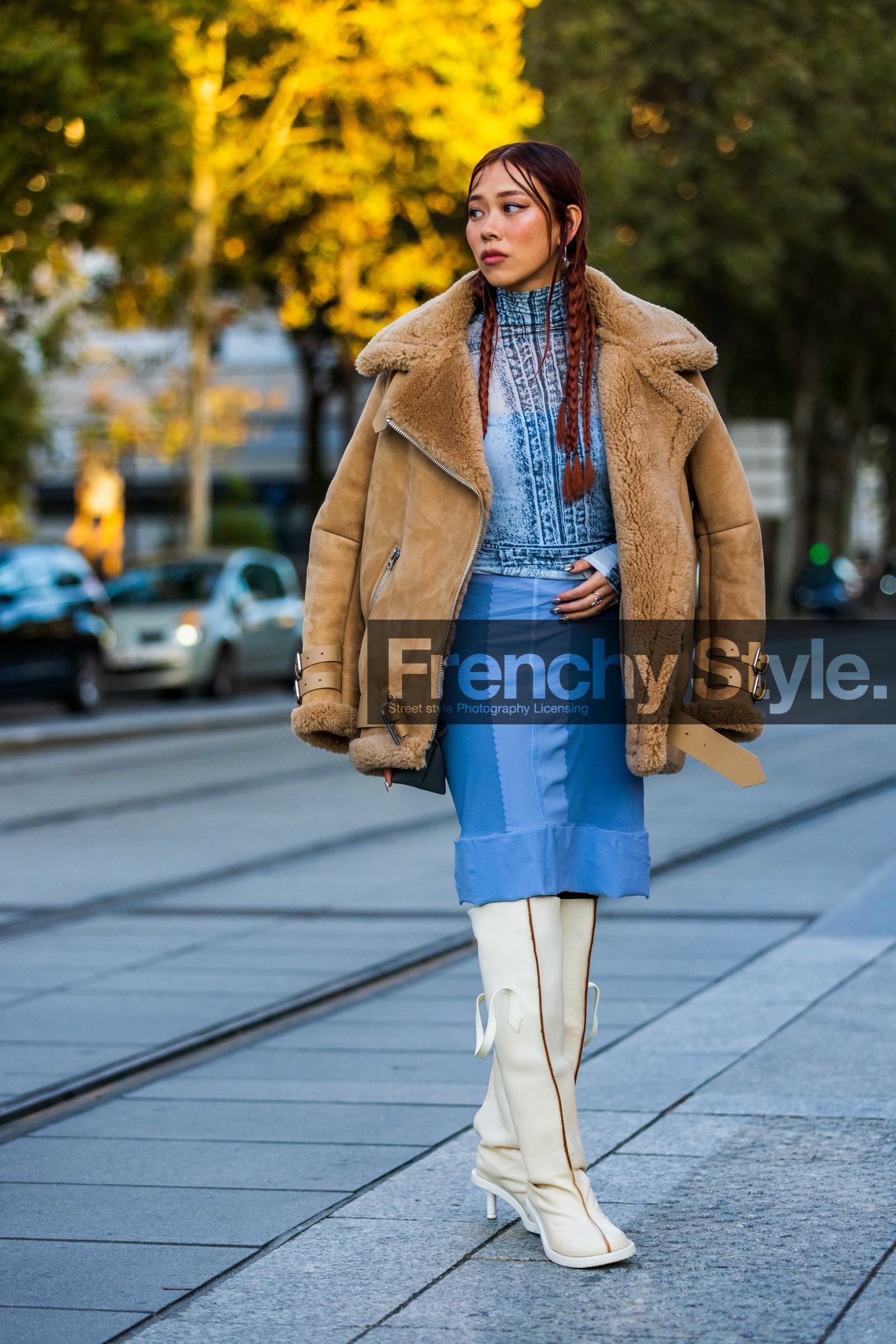 beige coat, beige jacket, blue skirt, blue top, blue turtleneck, boots, coat, jacket, leather boots, Louisa Meng, print, printed top, skirt, suede coat, suede jacket, top, turtleneck, white boots, street style, jonathan paciullo, FW, frenchystyle, fashion week, PFW, PARIS, SPRING SUMMER 2022, SS 22, vertical, full length