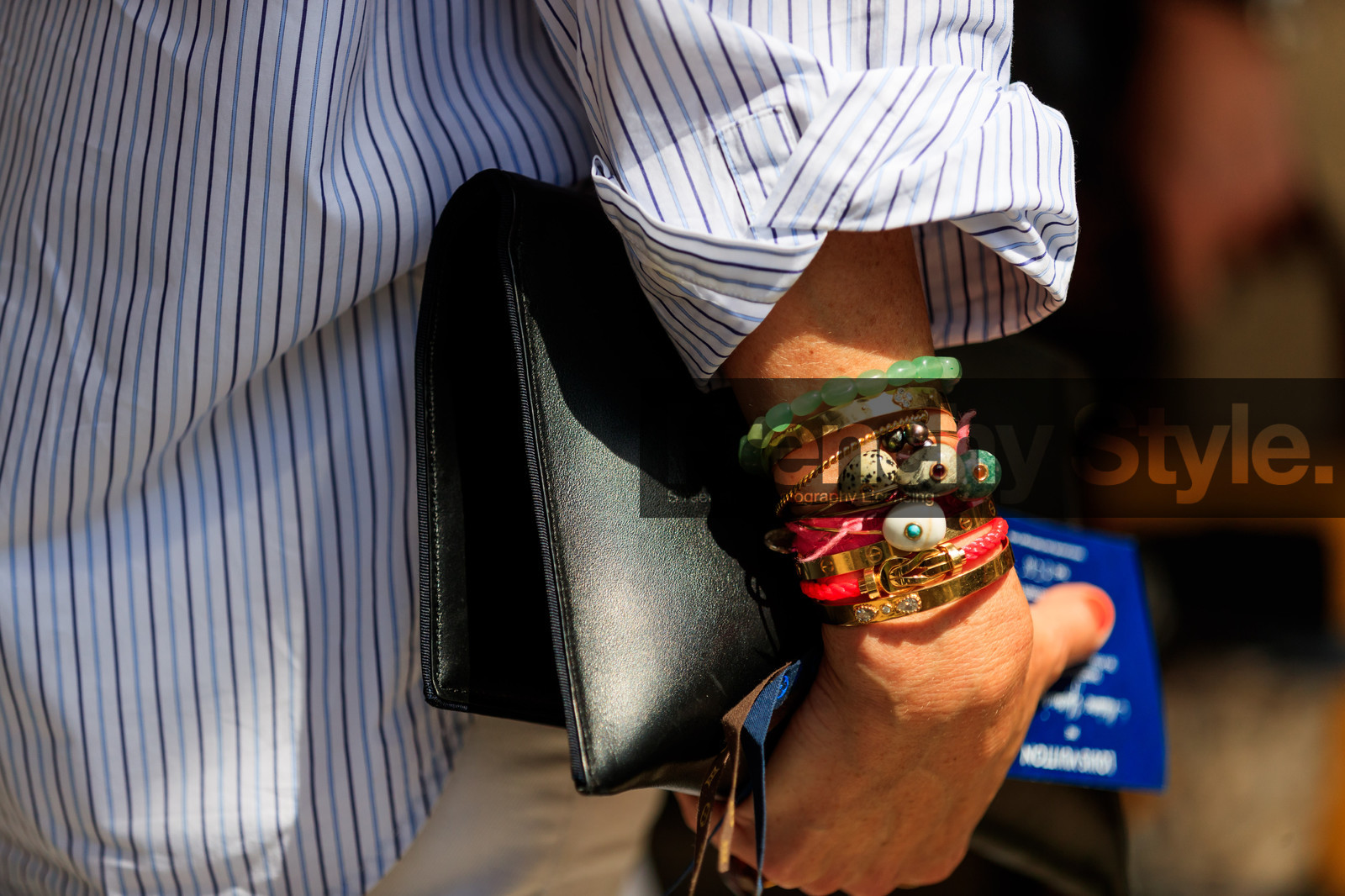 atmosphere details, back detail, black clutch, bracelet, cartier, detail, fashion week, frenchystyle, FW, horizontal, jewellery, jonathan paciullo, leather bag, MENSWEAR, PARIS, PFW, SPRING SUMMER 2018, SS 18, street style, striped shirt, white shirt