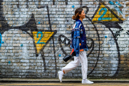 adidas, atmosphere details, black bag, blue denim, denim jacket, embroidered jacket, fashion week, frenchystyle, full length, FW, horizontal, jonathan paciullo, leather bag, leather sneakers, LFW, LONDON, SPRING SUMMER 2017, SS 17, street style, trousers, vans, white pants, white sneakers, woman