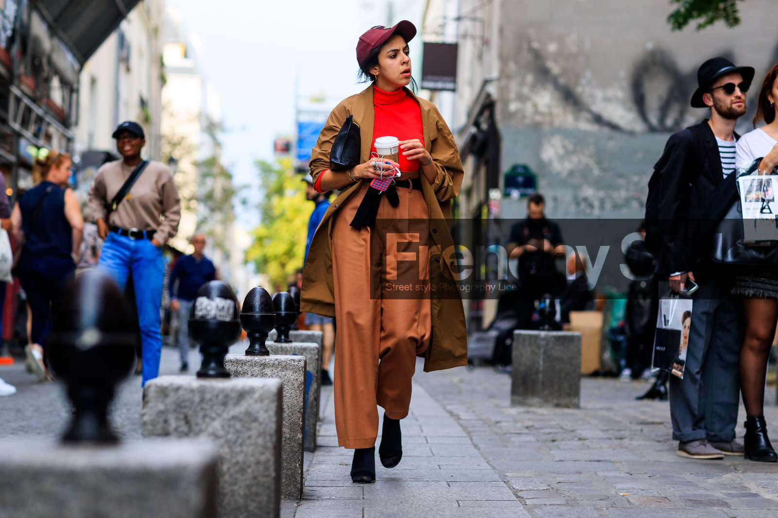 atmosphere details, black bag, black belt, black shoes, brown pants, camel coat, fashion week, frenchystyle, full length, FW, high heels, horizontal, jonathan paciullo, leather bag, leather shoes, PARIS, PFW, red cap, red sweater, SPRING SUMMER 2018, SS 18, street style, trousers