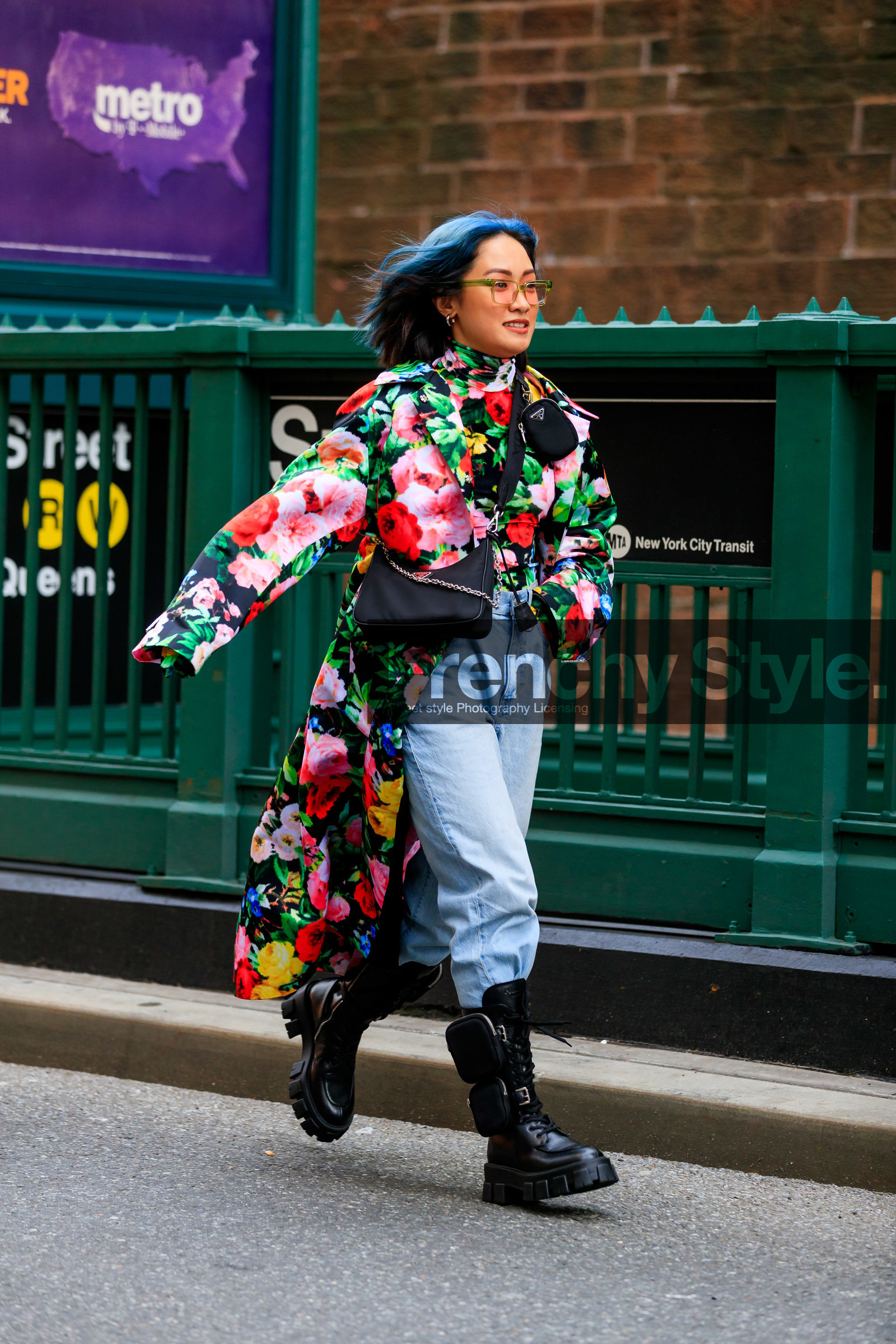 laureen uy, blue hair, dyed hair, floral printed jacket, floral printed coat, floral printed top, light blue jeans, black bag, crossbody bag, prada bag, prada boots, mini bag, ankle bag, pink jacket, pink coat, pink top, green jacket, green coat, green top, multicolor coat, multicolor jacket, multicolor top, turtleneck top, flat boots, laced boots, velvet top, green glasses, fashion week, frenchystyle, FW, jonathan paciullo, street style, NYFW, NEW YORK, AUTUMN WINTER 2020-2021, FALL WINTER 2020-2021, FW 20-21, vertical, full length