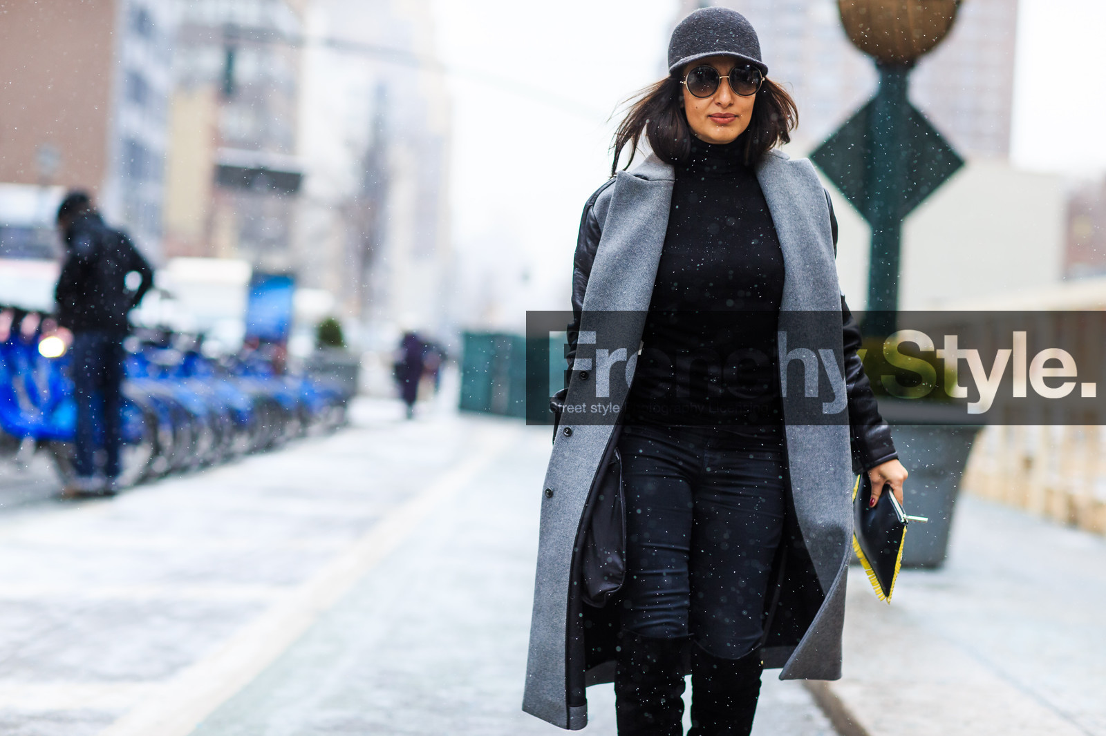 atmosphere details, AUTUMN WINTER 2016-2017, AW 16-17, black cap, black clutch, black denim, black knit, black turtleneck, denim pants, detail, fashion week, frenchystyle, FW, FW 16-17, grey coat, grey jacket, horizontal, jeans, jonathan paciullo, leather clutch, nausheen shah, NEW YORK, NYFW, street style, sunglasses, trousers, woman