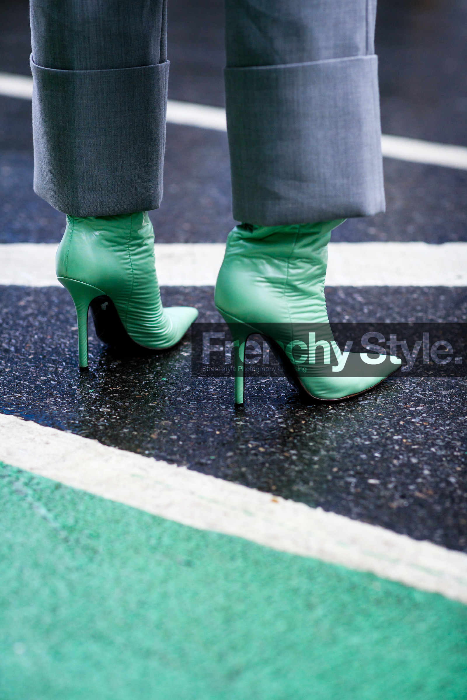 light green boots, high heels boots, satin boots, shoes detail, close up detail, fashion week, frenchystyle, FW, jonathan paciullo, street style, NYFW, NEW YORK, AUTUMN WINTER 2020-2021, FALL WINTER 2020-2021, FW 20-21, vertical, atmosphere details, detail